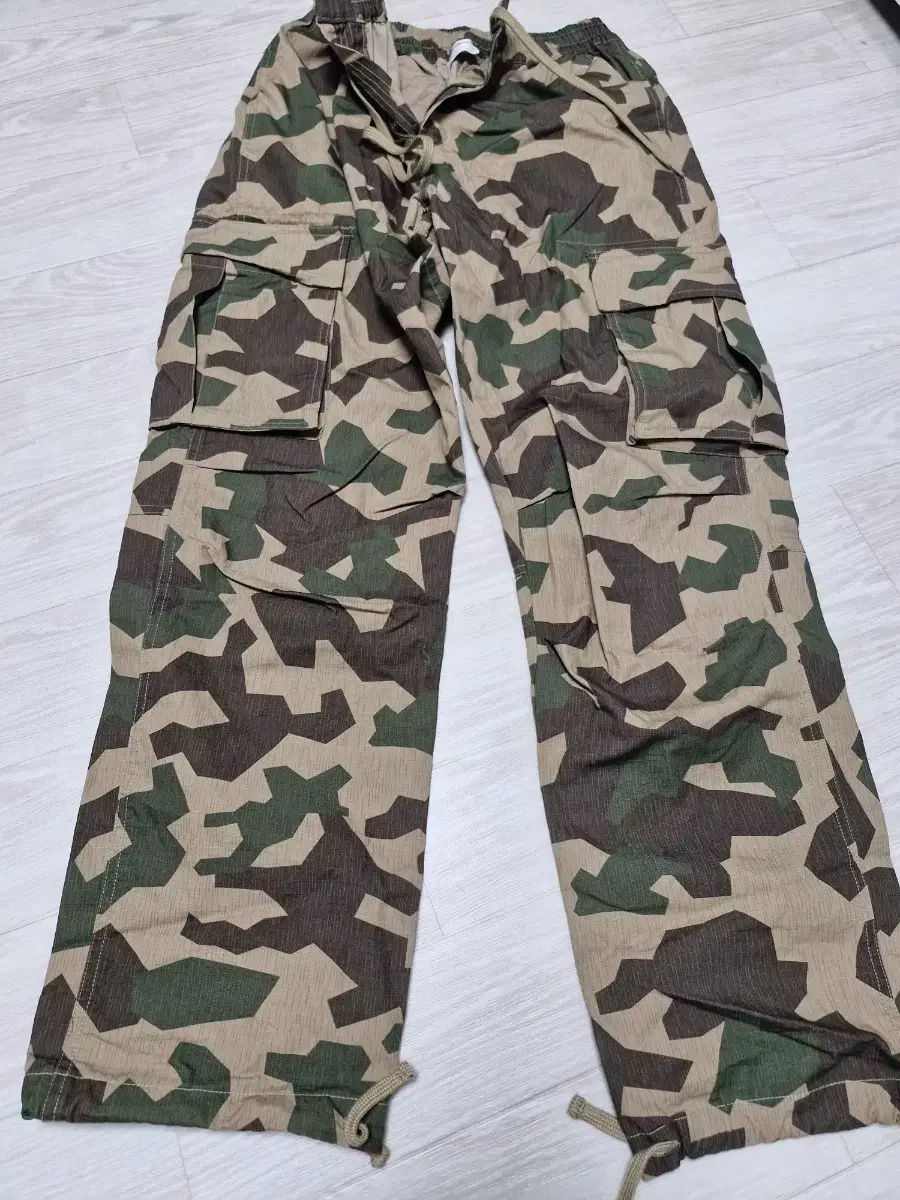 エクスEXTRA オディORDINARY カモカモフラパンツ