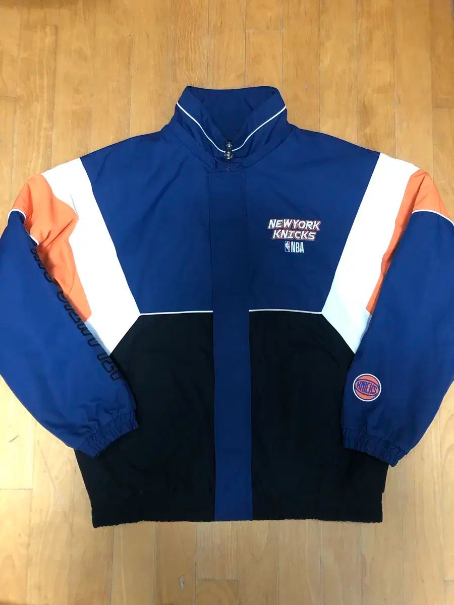 NBA ニューヨーク・ニックス 刺繍 ロゴ パッチ バイカラー アウター XL
