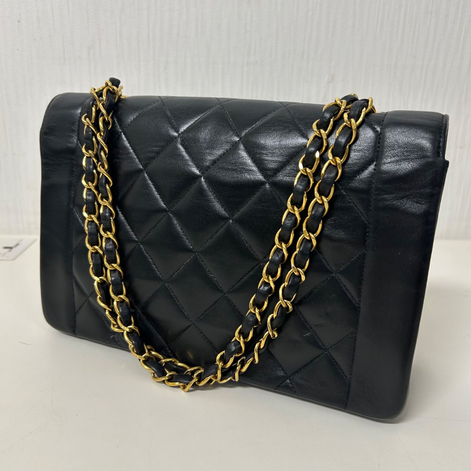 シャネル CHANEL ダイアナ チェーン ショルダー バッグ 斜め掛け 黒 × ボルドー ゴールド金具 ラムスキン 8208 マトラッセ シャネル CHANEL ダイアナ チェーン ショルダー バッグ
