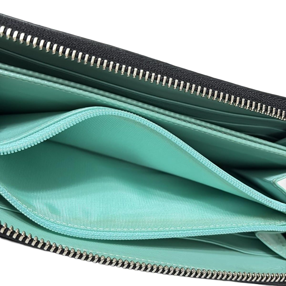 限定 Tiffany ティファニー 長財布 ラウンドジップ ロゴプレート