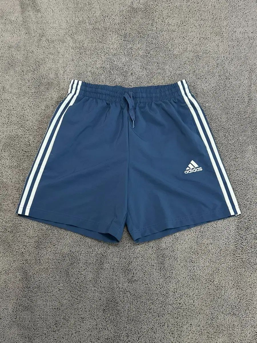 adidas アディダス 3本線 ウーブン ショートパンツ