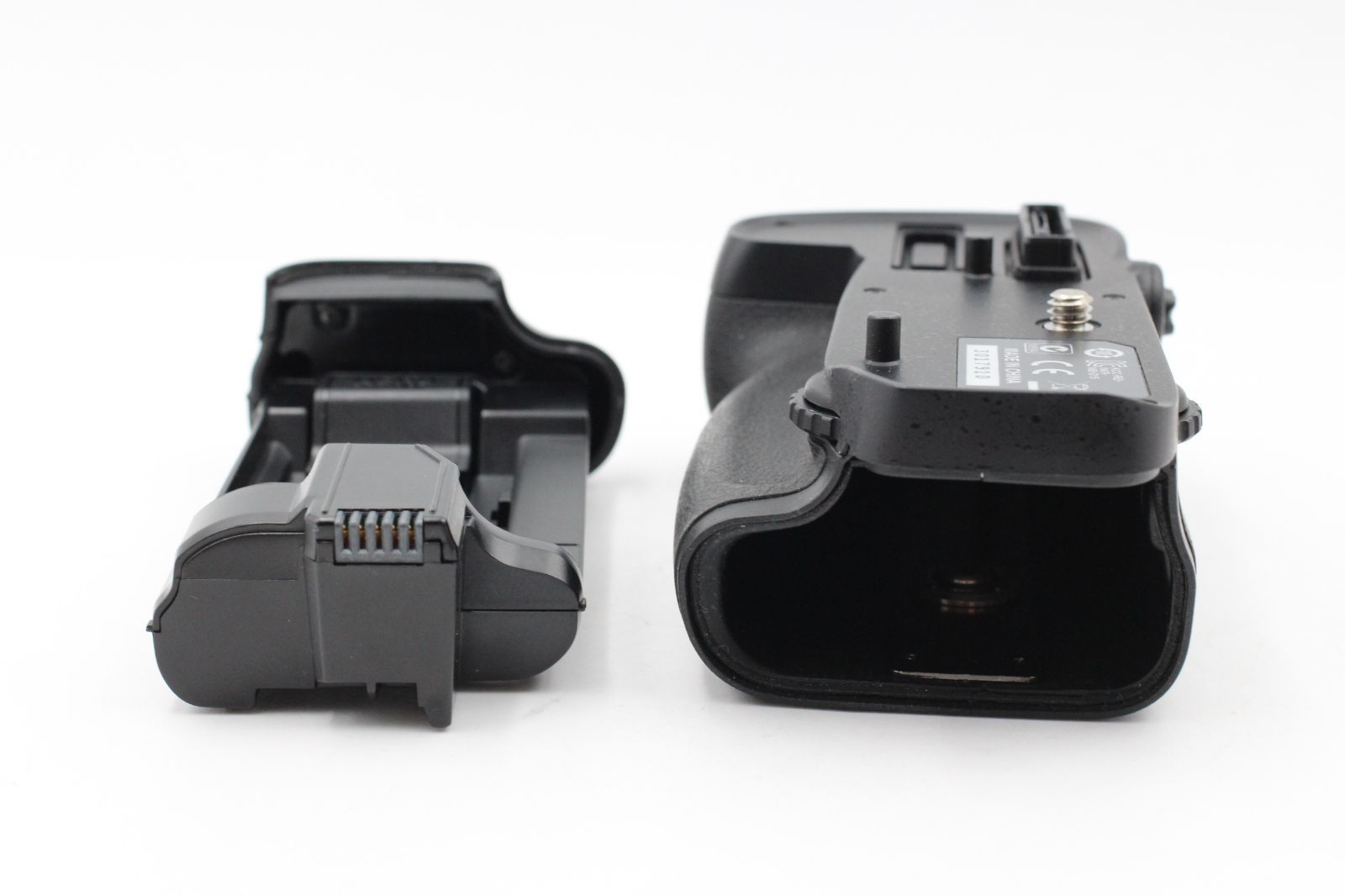 Nikon マルチパワーバッテリーパック MB-D15(美品)  中古 NIKON MB-D15 MS-D14 マルチパワーバッテリーパック カメラ周辺