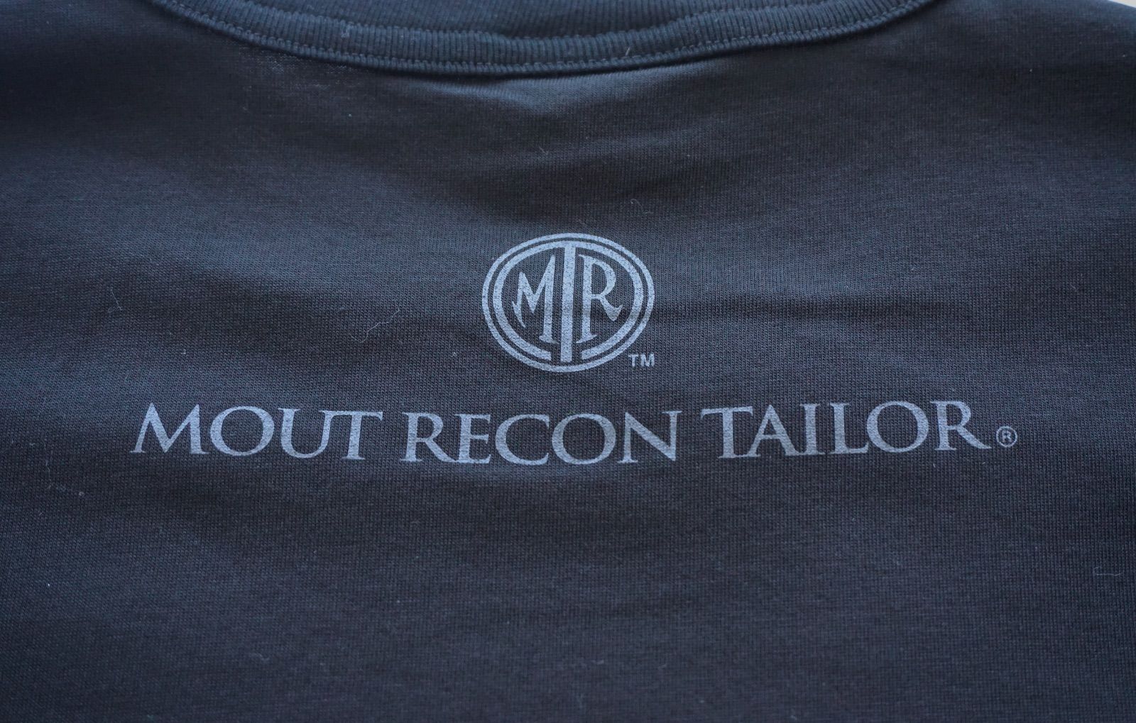 MOUT RECON TAILOR マウトリーコンテーラー M.R.T. LOGO T-SHIRTS