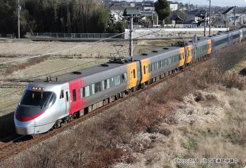 鉄道模型 1|150 JR四国8000系 特急 しおかぜ いしづち 5両セット 10-1938