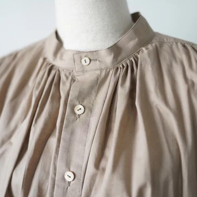 the last flower of the afternoon 静寂の欠片 Back open garher dress beige ザラストフラワー DECORATOM_COM_BR