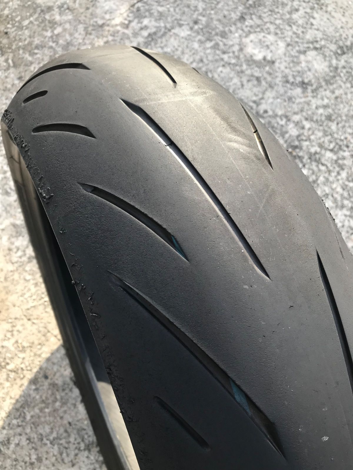 前後セット 120|70ZR17