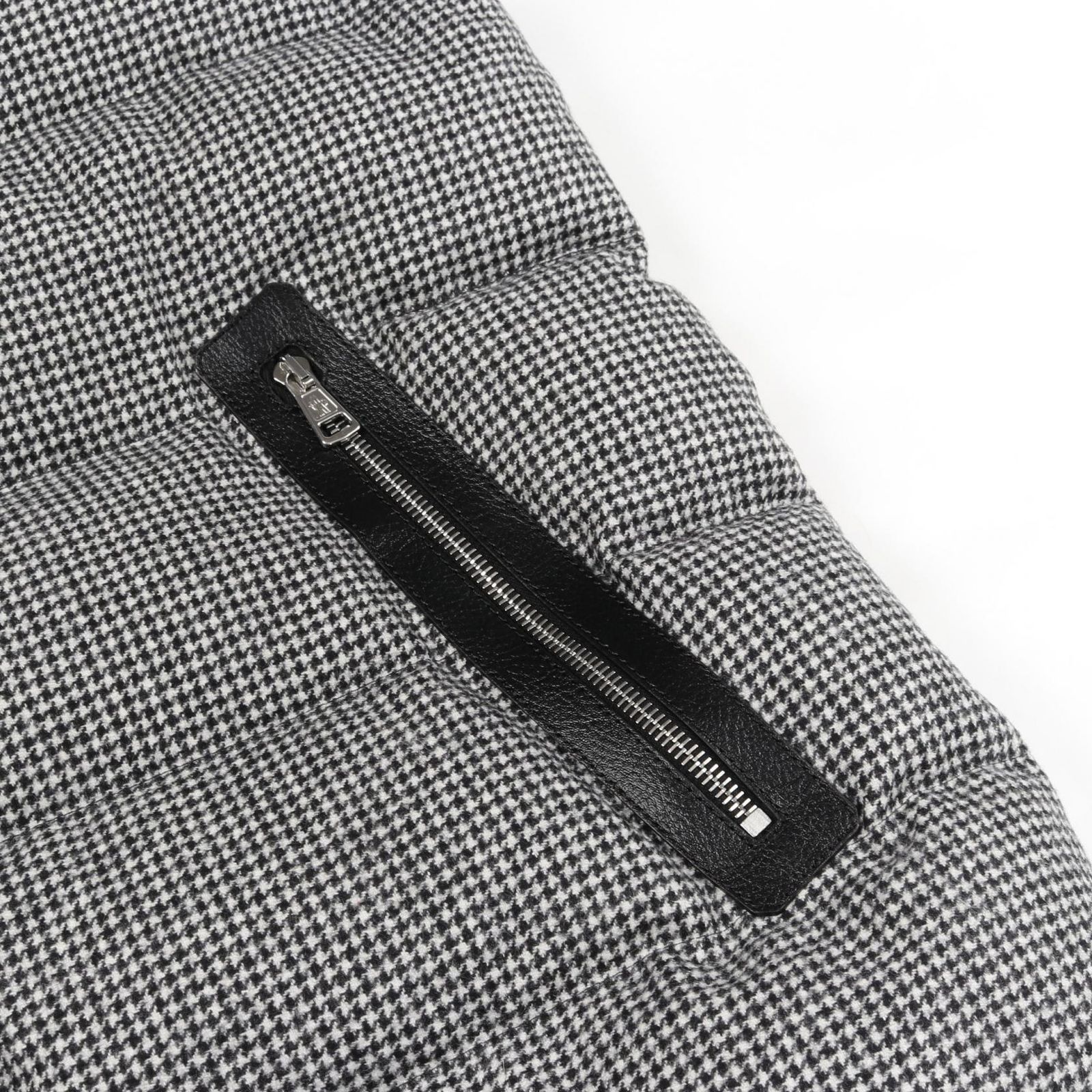 MONCLER モンクレール HERNIAIRE ダウンベスト - メルカリ