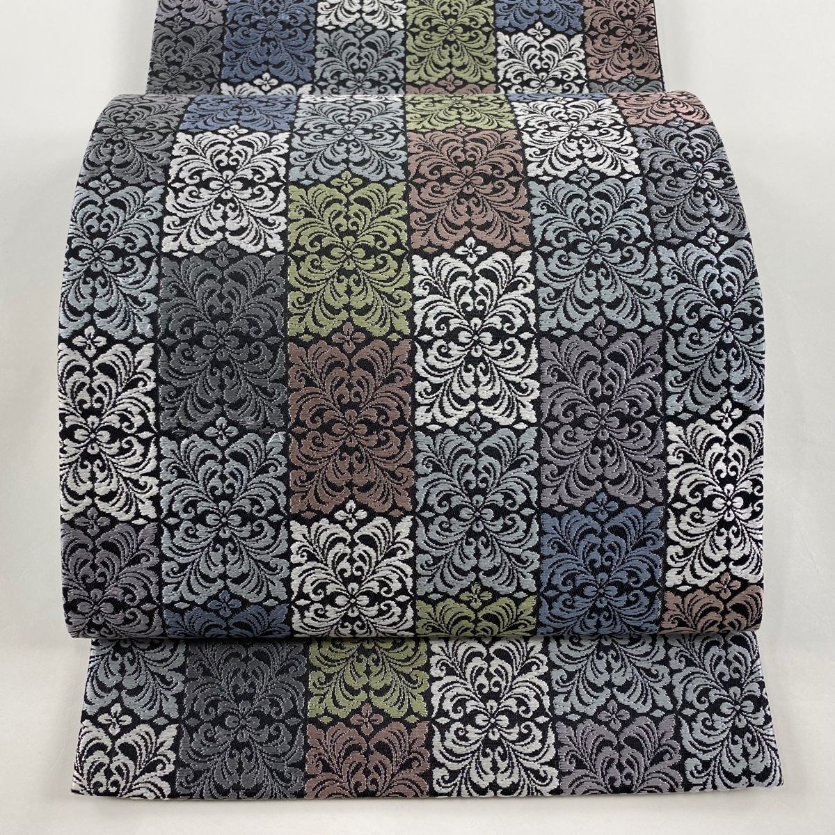 袋帯 美品 名品 花 刺繍 黒 六通 正絹 【】