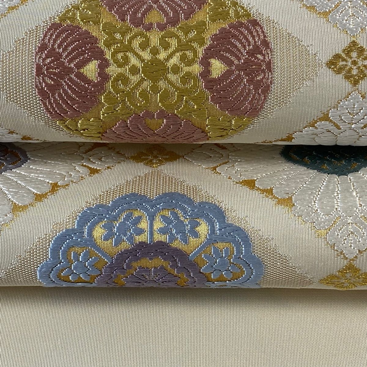 袋帯 【美品】 袋帯 逸品 亀甲花菱文 金銀糸 唐織 クリーム 六通 正絹 
