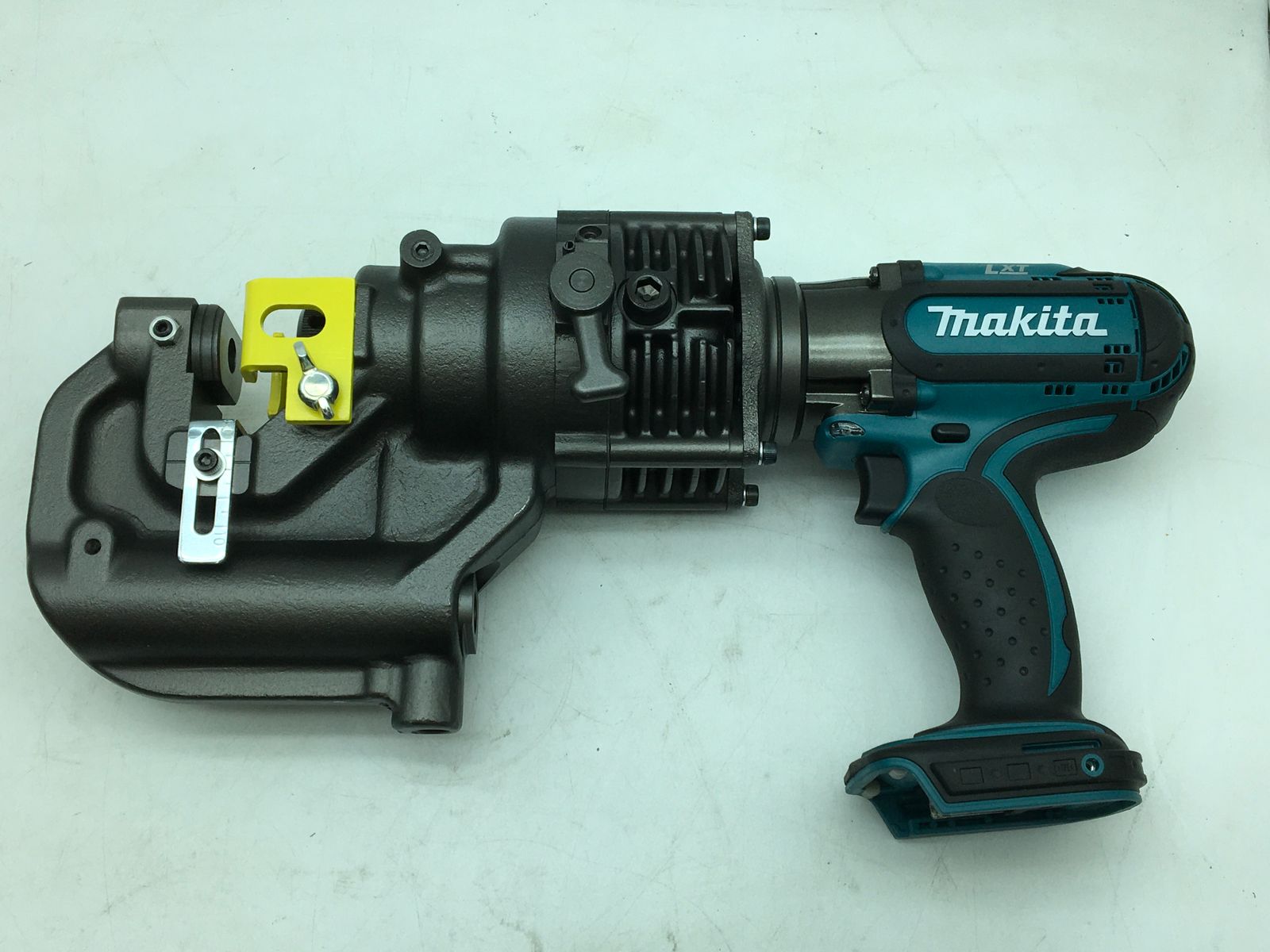 ♥ Makita|マキタ 18v充電式パンチャ PP200DRG ITCJ7UNA6228 エコツール小牧ｲﾝﾀｰ店 M02