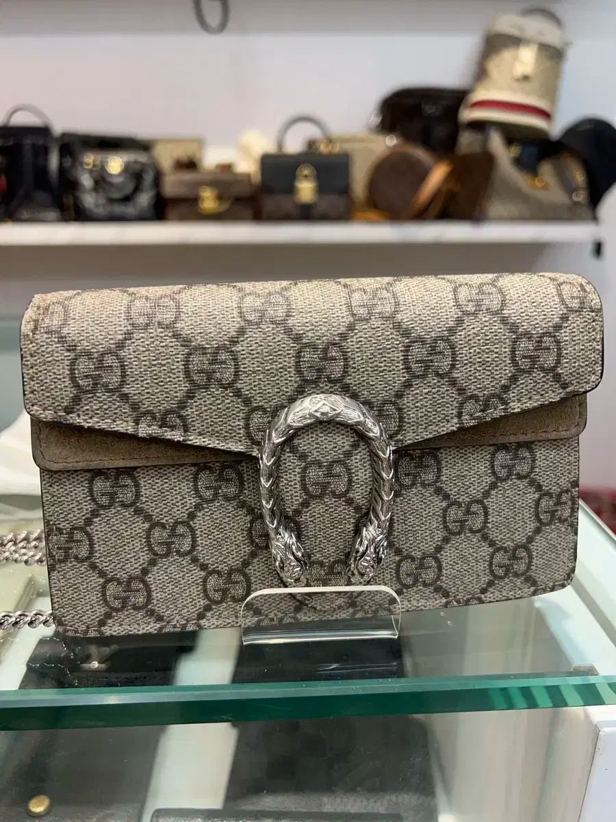 GUCCI グッチ