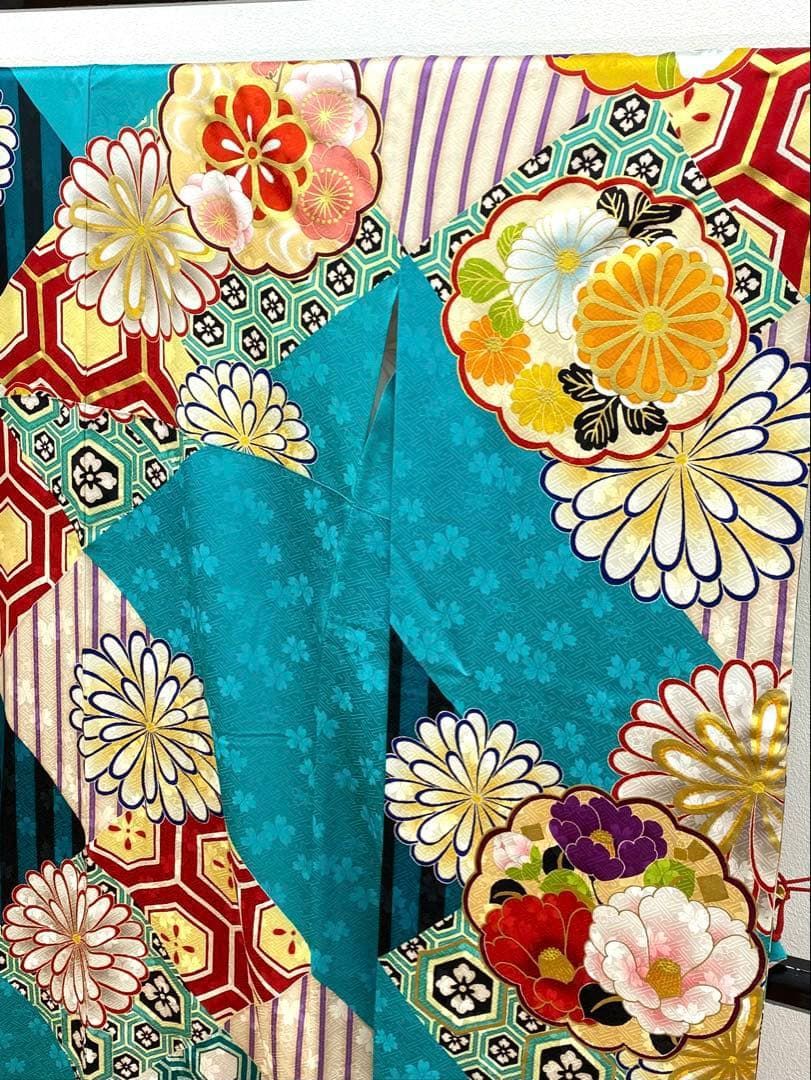 ブランド振袖 Barbie 豪華 刺繍 金彩 紋意匠 身丈155cm 撥水加工済