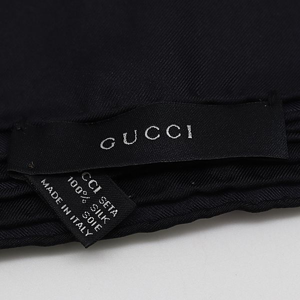 極美品✨GUCCI 花柄 シルク100％ スカーフ ブラック ホワイト 絹 GUCCI グッチ シルク100％ 花柄 フラワー 総柄 蝶 スカーフ
