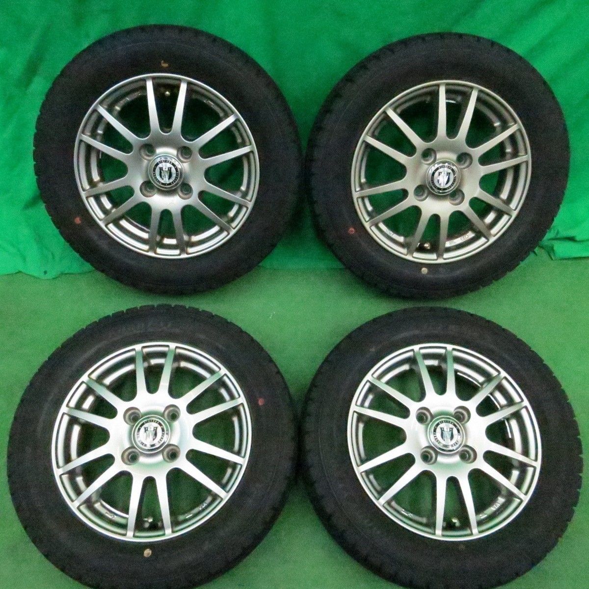 *送料無料* バリ溝！22年！9.5分スタッドレス 155/65R13 グッドイヤー アイスナビ7 NIRVANA NV ニルバーナ 13インチ PCD100/4H4050304ナス