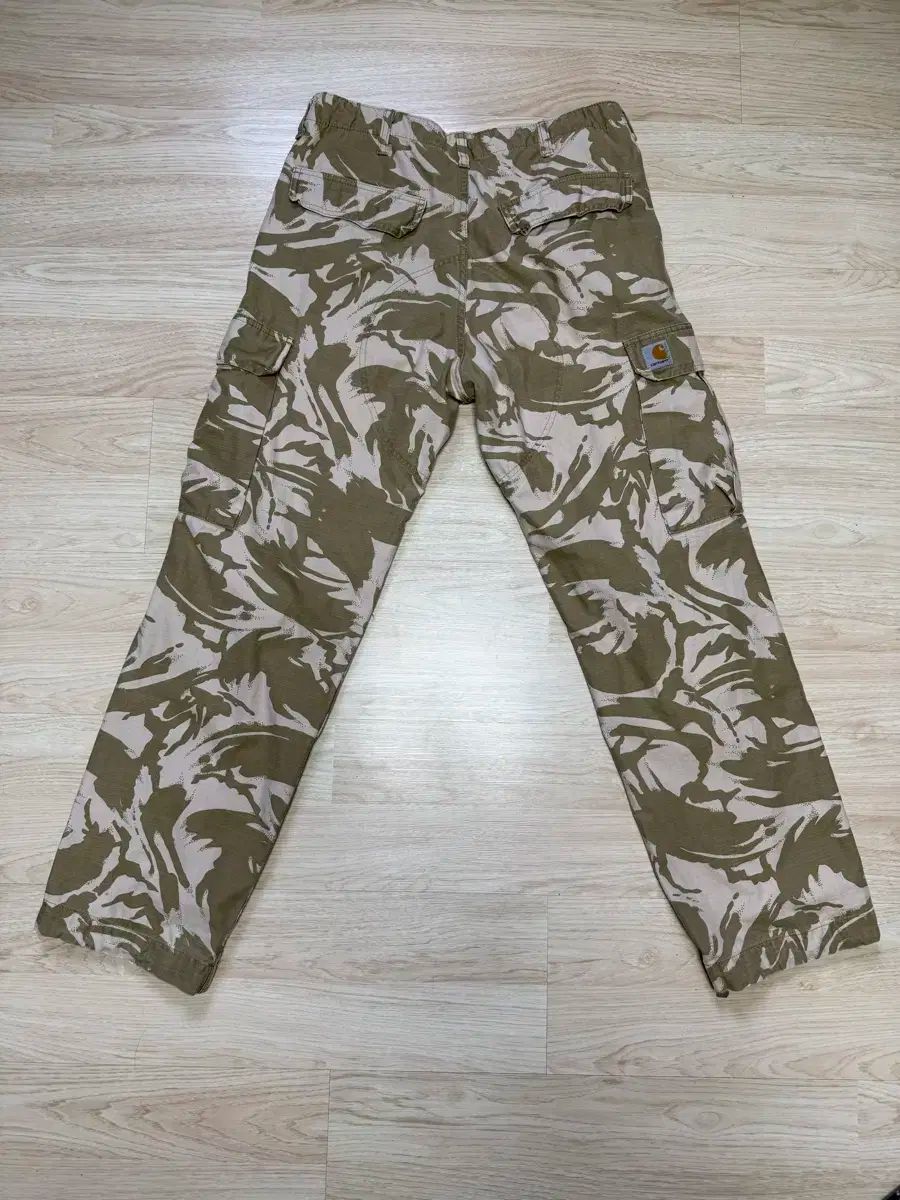 カーハート カーハート