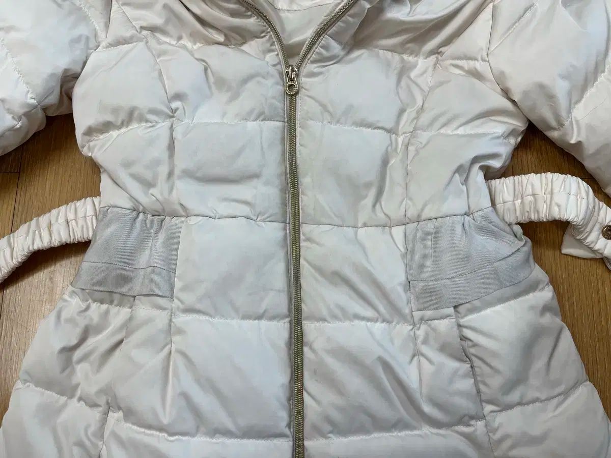 メルカリshop取引では対象外 女の子 130サイズ ロングダウンアウター ライトパープル 白