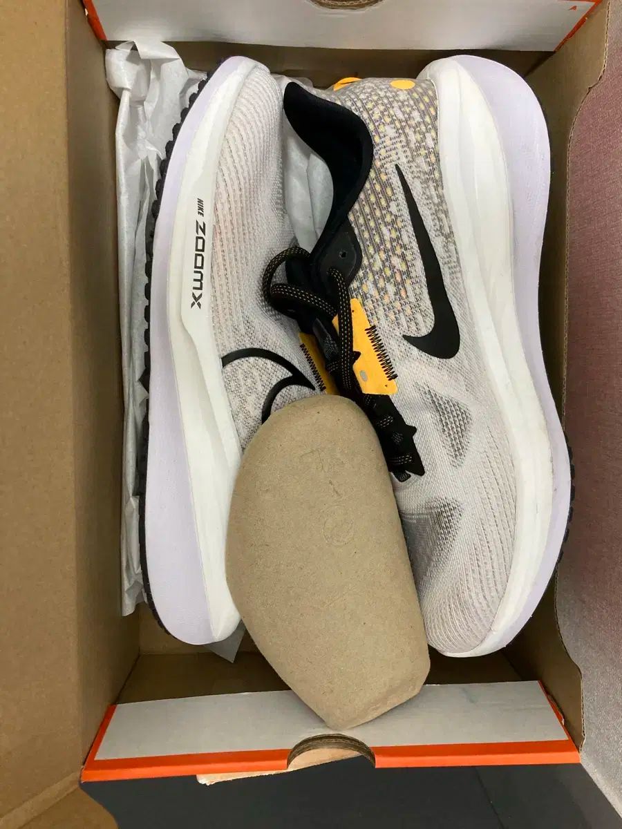 NIKE ナイキ ランニングシューズ ボメロ 17 285 サイズ