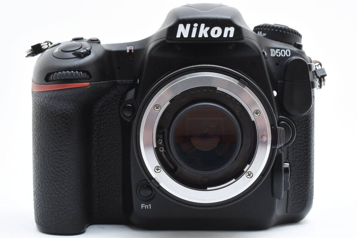 ★極上品★ Nikon D500 ボディ 元箱付属 ☆極上品☆ ニコン Nikon D500 ボディ 元箱付属 デジタル一眼レフ
