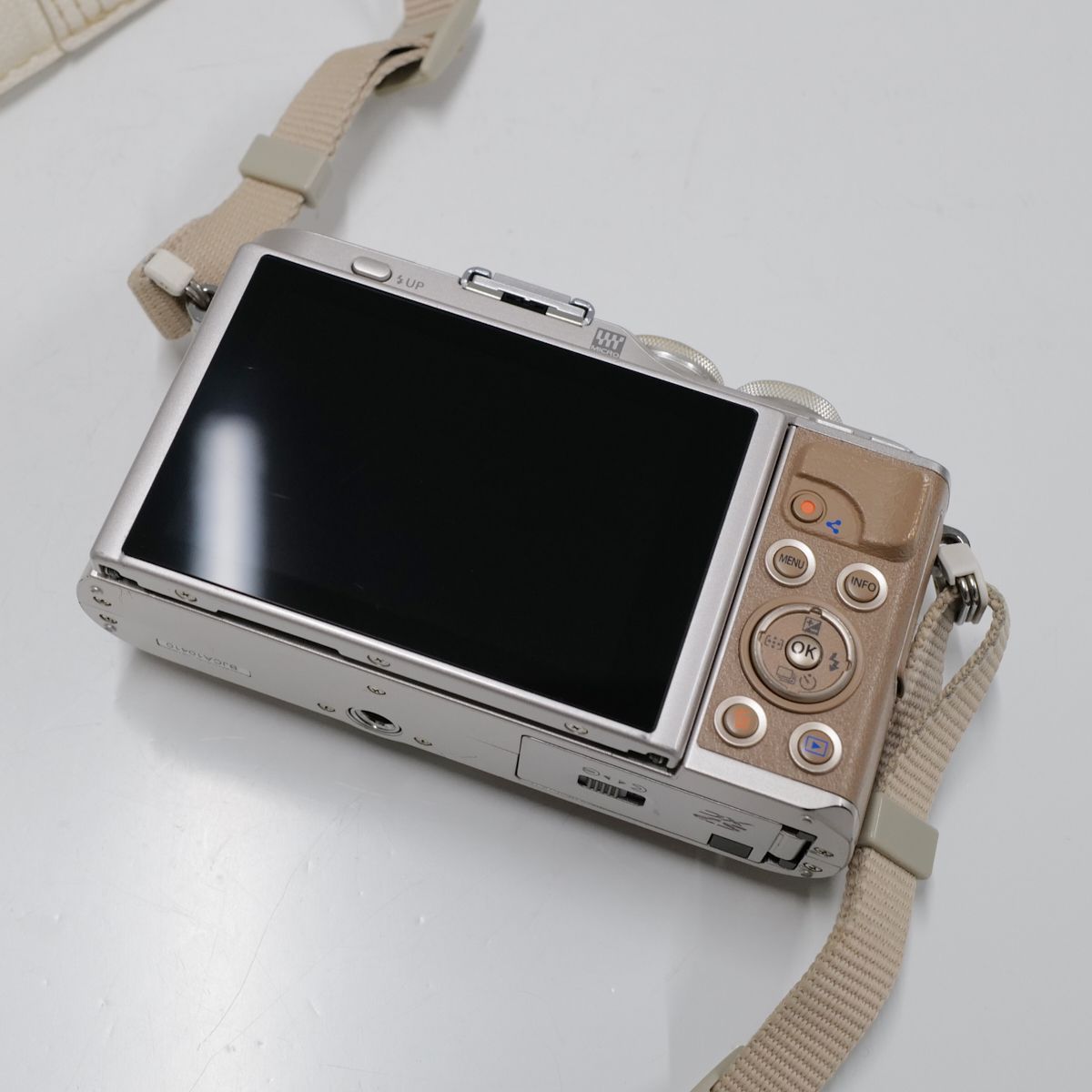 OLYMPUS PEN E-PL10 ボディ USED超美品 ミラーレス一眼 本体＋バッテリー SHOT数極少7796回 Wi-Fi  マイクロフォーサーズ 完動品 中古CP5571 - メルカリ