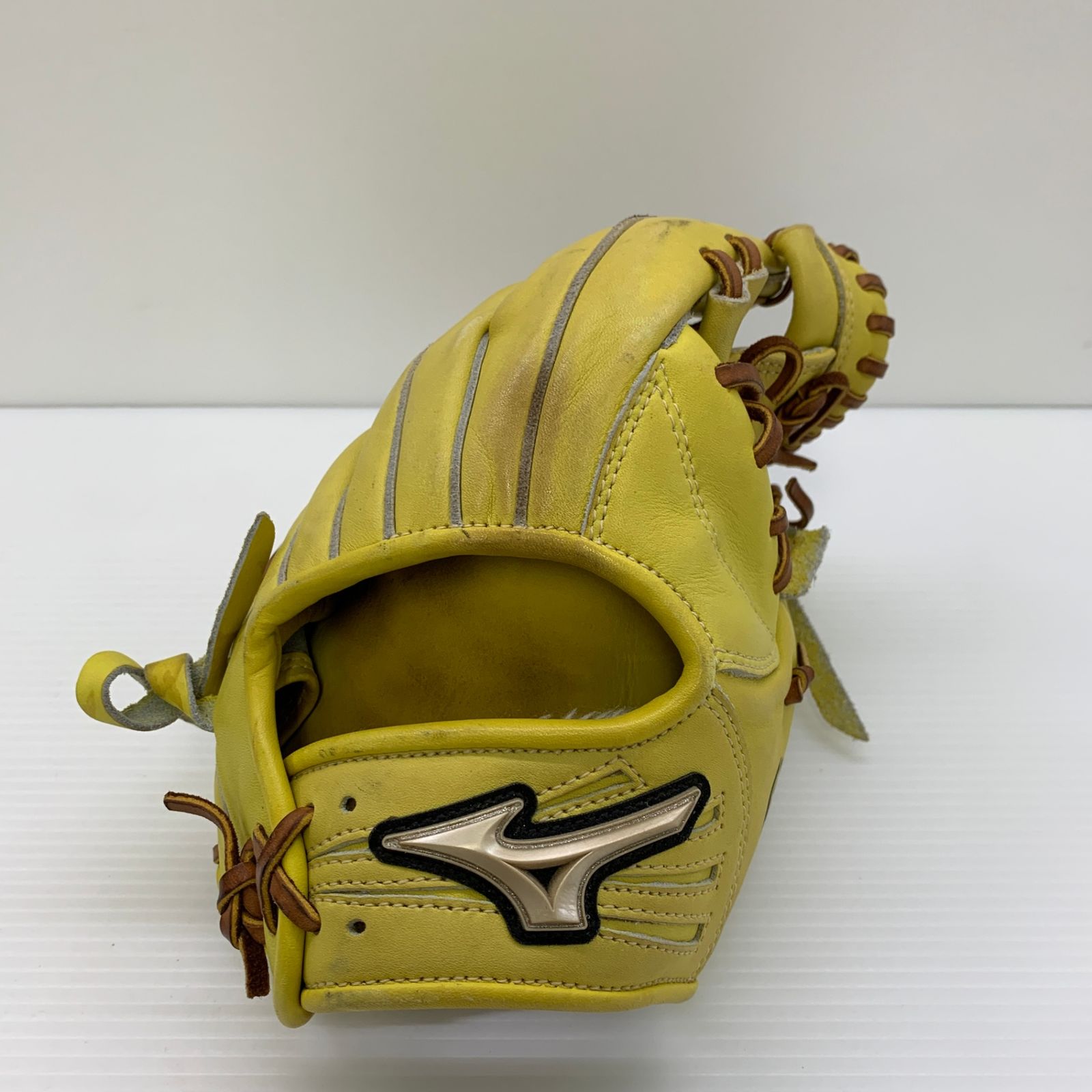 中古品 ミズノ mizuno グローバルエリート 軟式 内野手用グローブ 1AJGR28523 7712 中古品 ミズノ mizuno グローバルエリート 軟式 内野手用