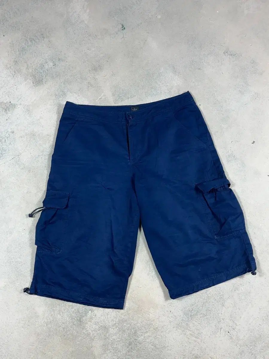 adidas アディダス バックロゴ ハーフパンツ 100