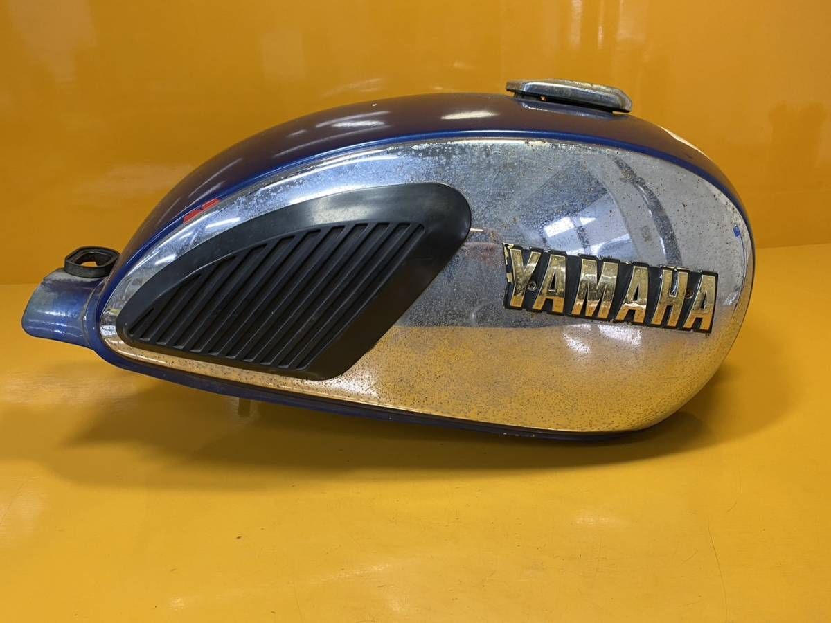 全国送料無料】20702-09895 ヤマハ YD250 2HV-002 純正タンク