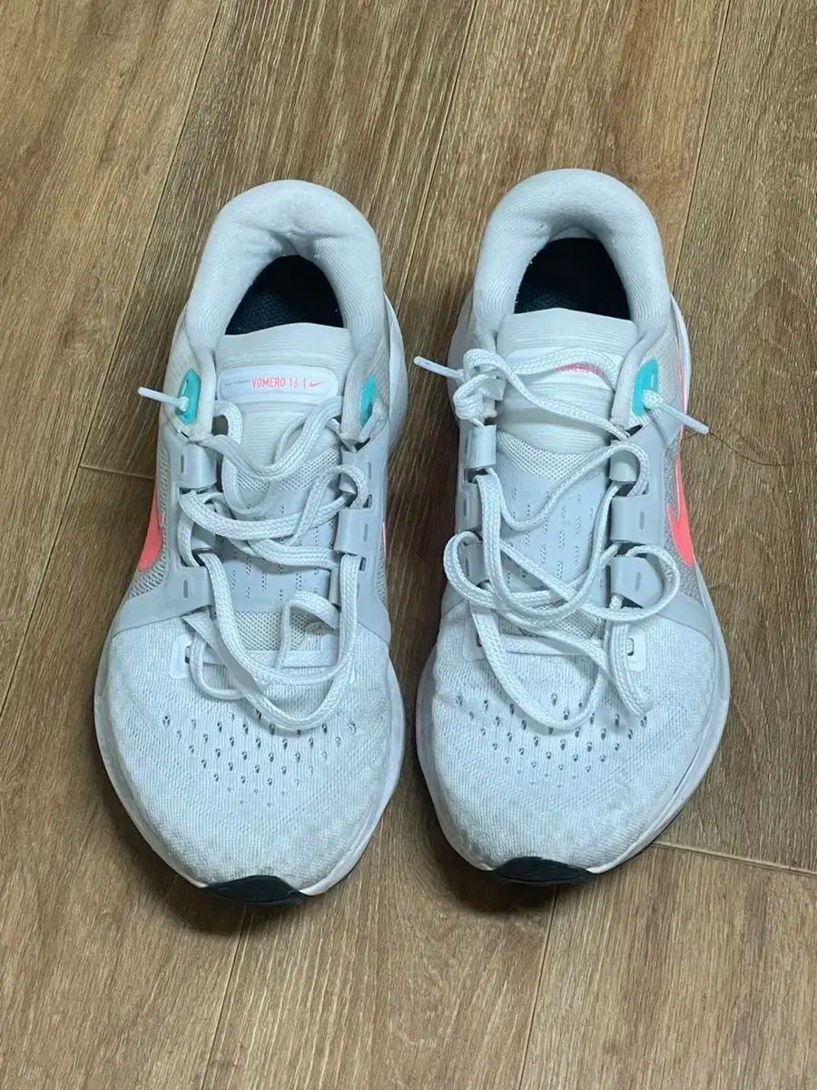 【雷市場（ポンジャン）商品韓国直送】NIKE(ナイキ) ウィメンズ エア ズーム ボメロ 16 235