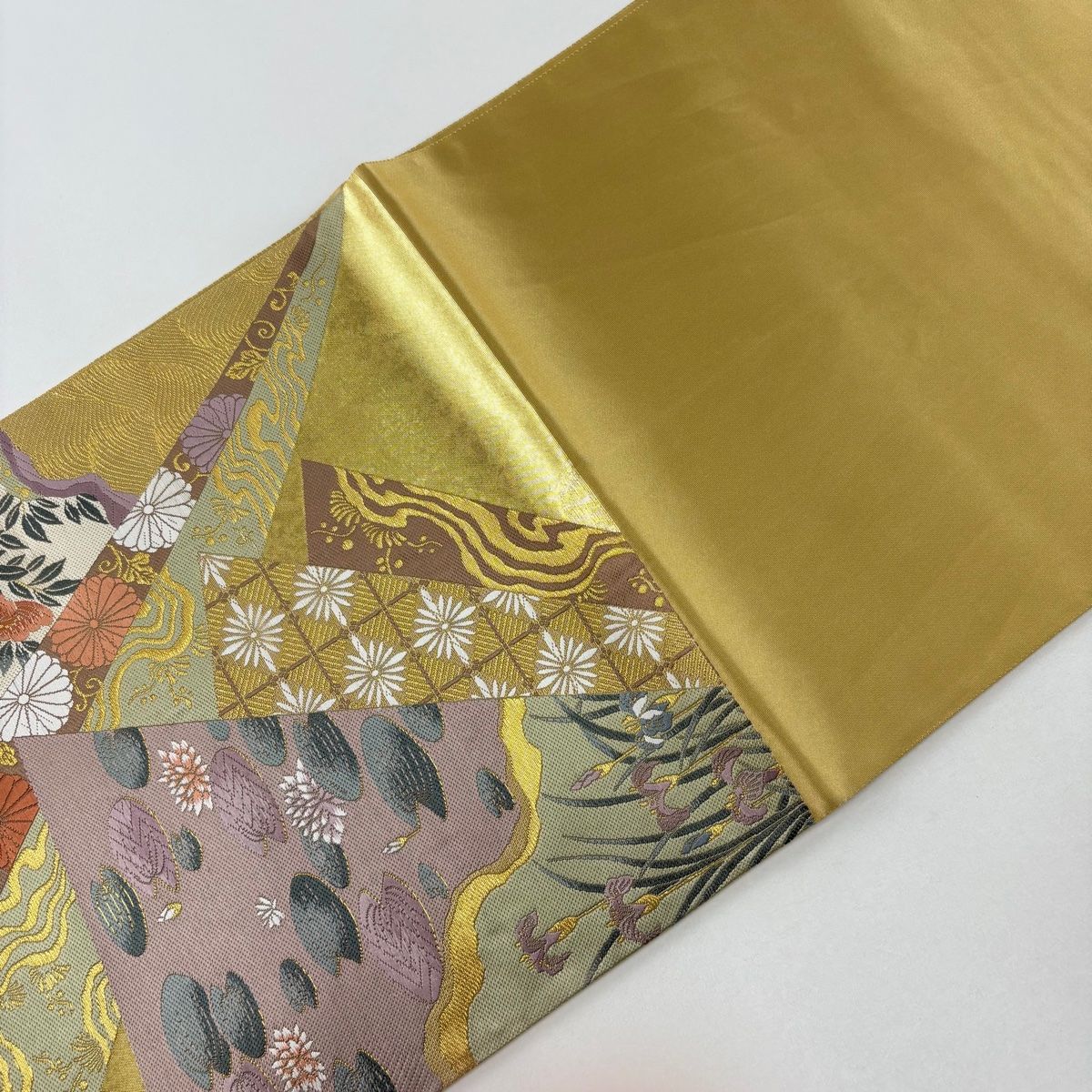袋帯 ヱ霞 金彩 上品加工 正絹 AO-1690 袋帯 美品 名品 草花 ヱ霞 箔 金糸 ベージュ お太鼓柄 正絹