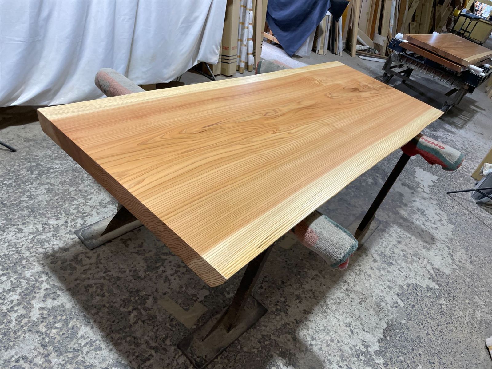 杉9132 一枚板無垢 1920x680-690-680x57mm 乾燥材 センターテーブル