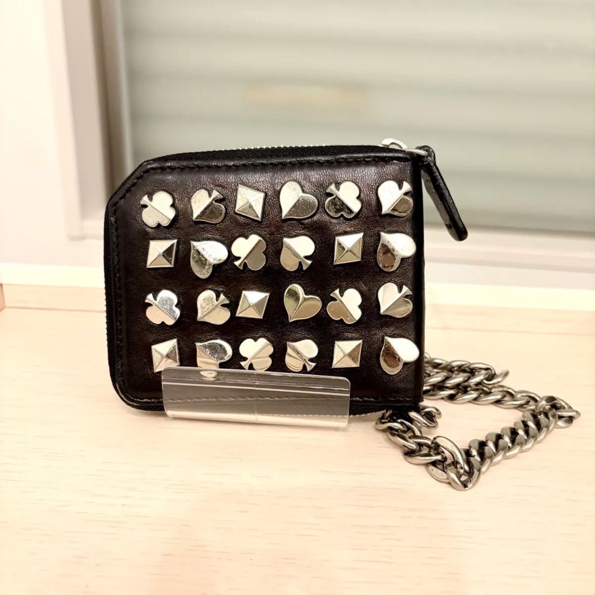 ジミーチュウ チェーンウォレット トランプスタッズ 二つ折り財布 レザー JIMMY CHOO