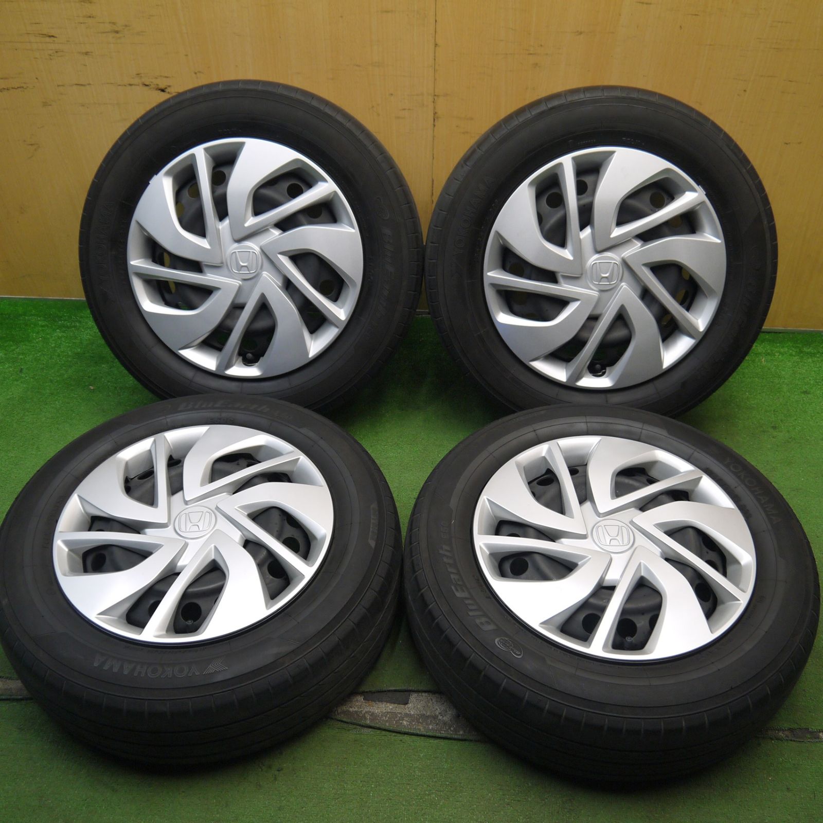 フリード　スタッドレス15インチ