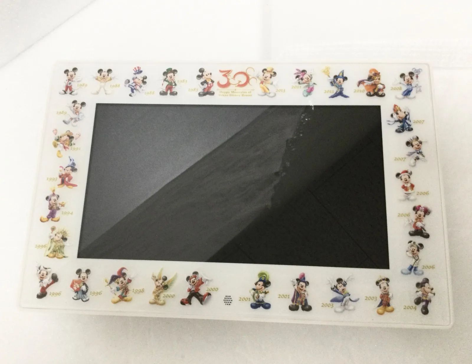 未使用品 東京ディズニーリゾート デジタルフォトフレーム 7型 30周年