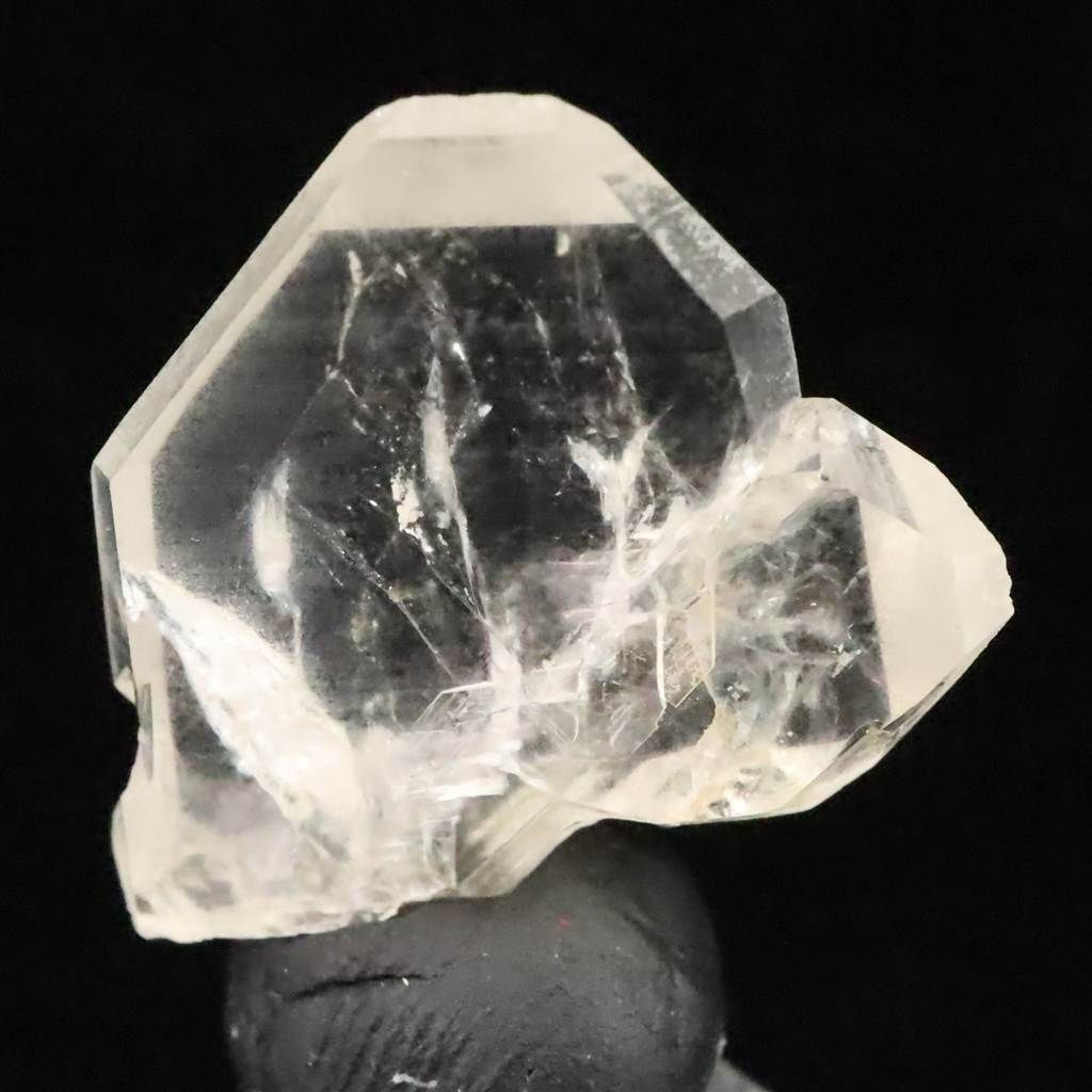長崎県五島列島産　日本式双晶 1.67g 【榎本通商25247】