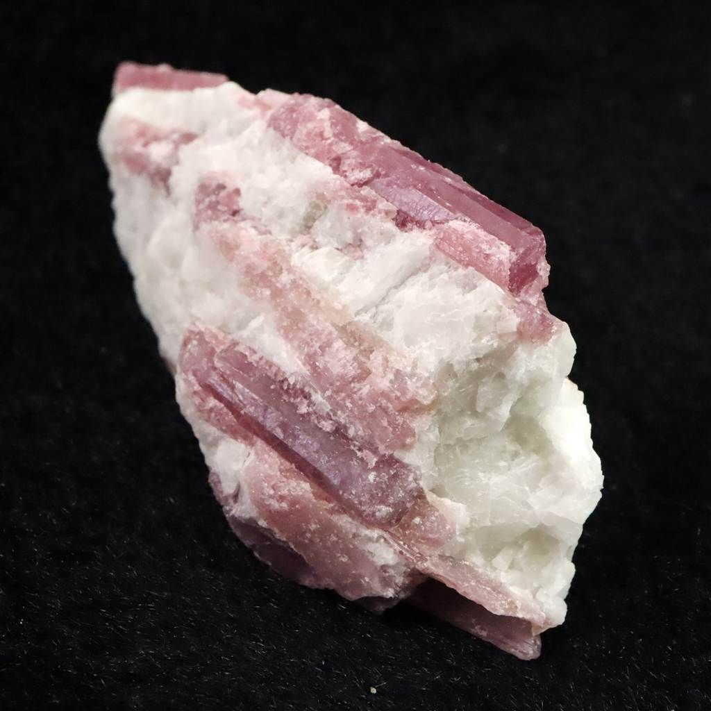 ピンクトルマリン入り水晶 69mm原石 33.1g 【榎本通商67835