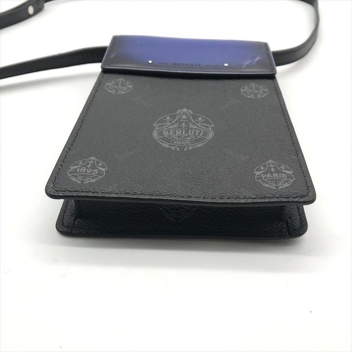 【美品】Berluti ベルルッティ トラベラー フォンポーチ シグネチャー 美品 Berluti ベルルッティ トラベラー シグネチャー フォン