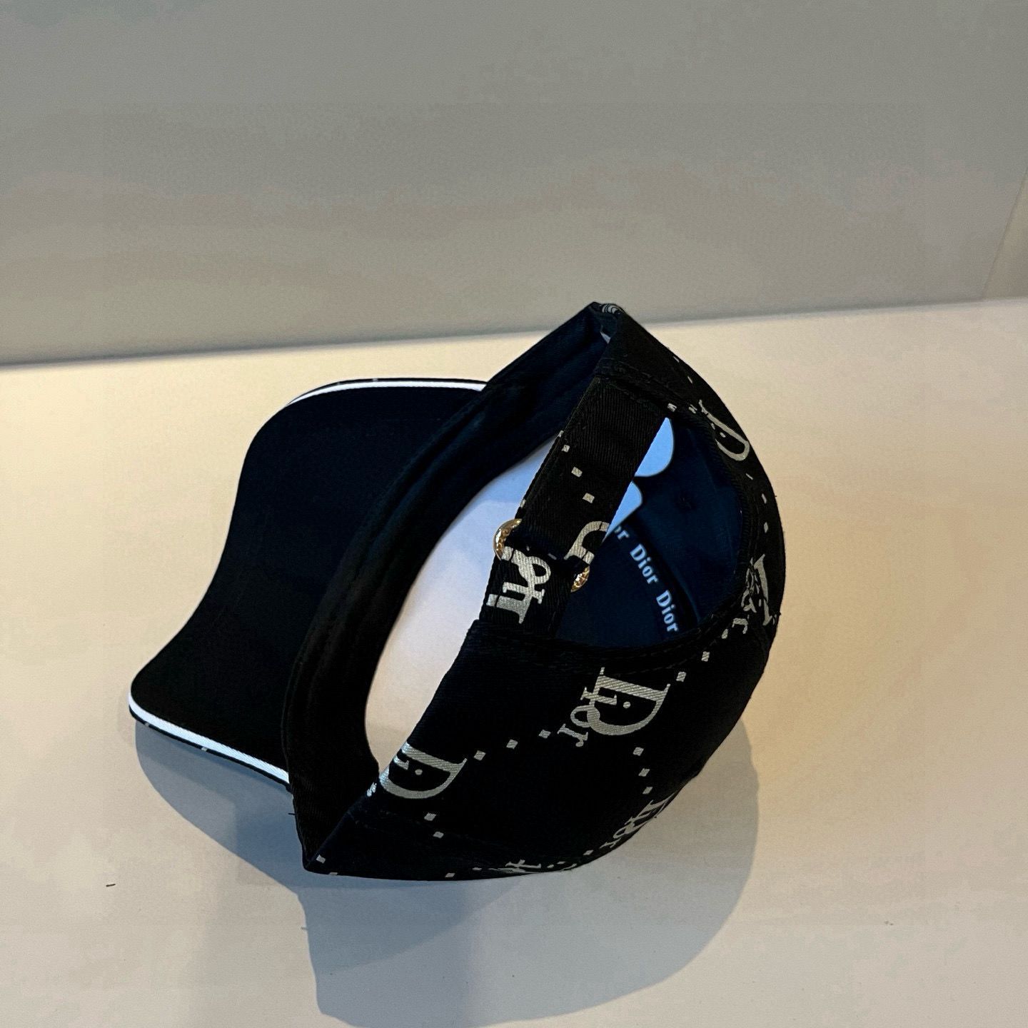 Dior キッズ ベースボールキャップ ❣️新品未使用❗️サイズＴ3 今日特価】Dior ベースボールキャップ-3 - メルカリ