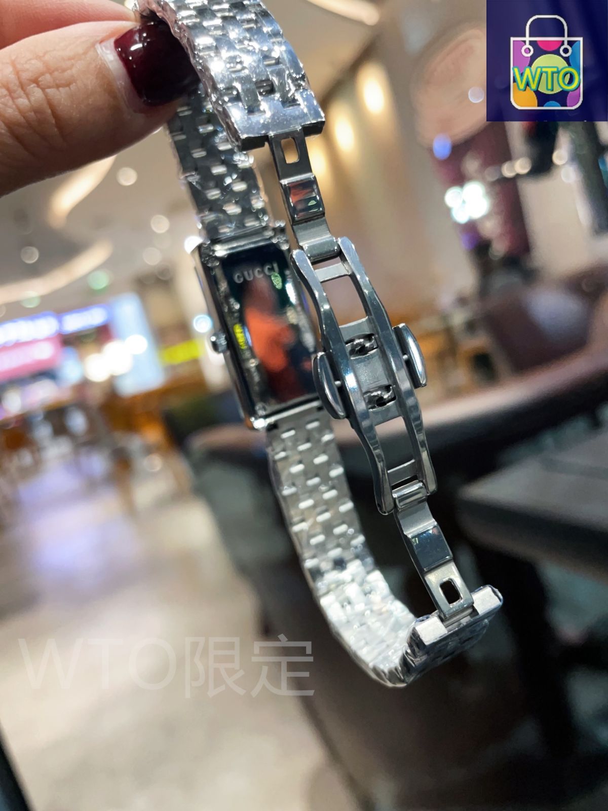 GUCCI スイス製 長方形ケース 時計　稼働品 GUCCI スイス製 長方形ケース 時計 稼働品 GUCCI 四角形ケース 時計