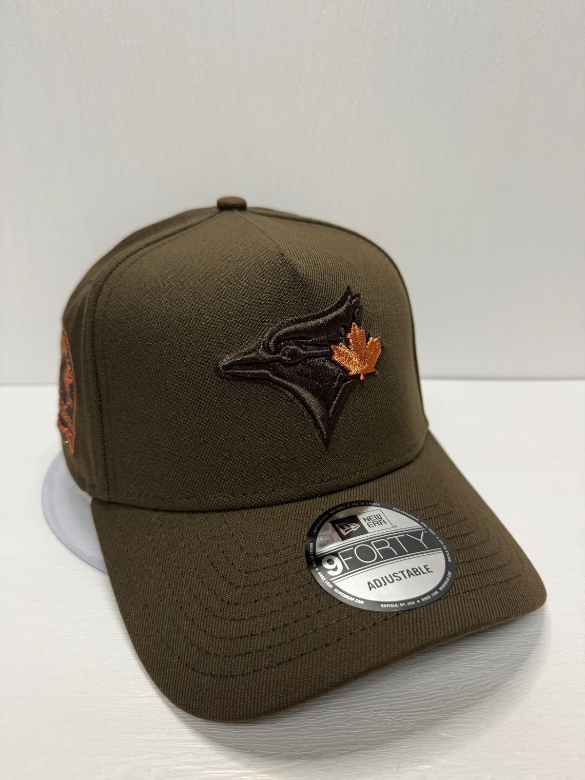 Newera トロントブルージェイズ 40thアニバーサリー 9forty A-FRAME スナップバックキャップ ブラウン