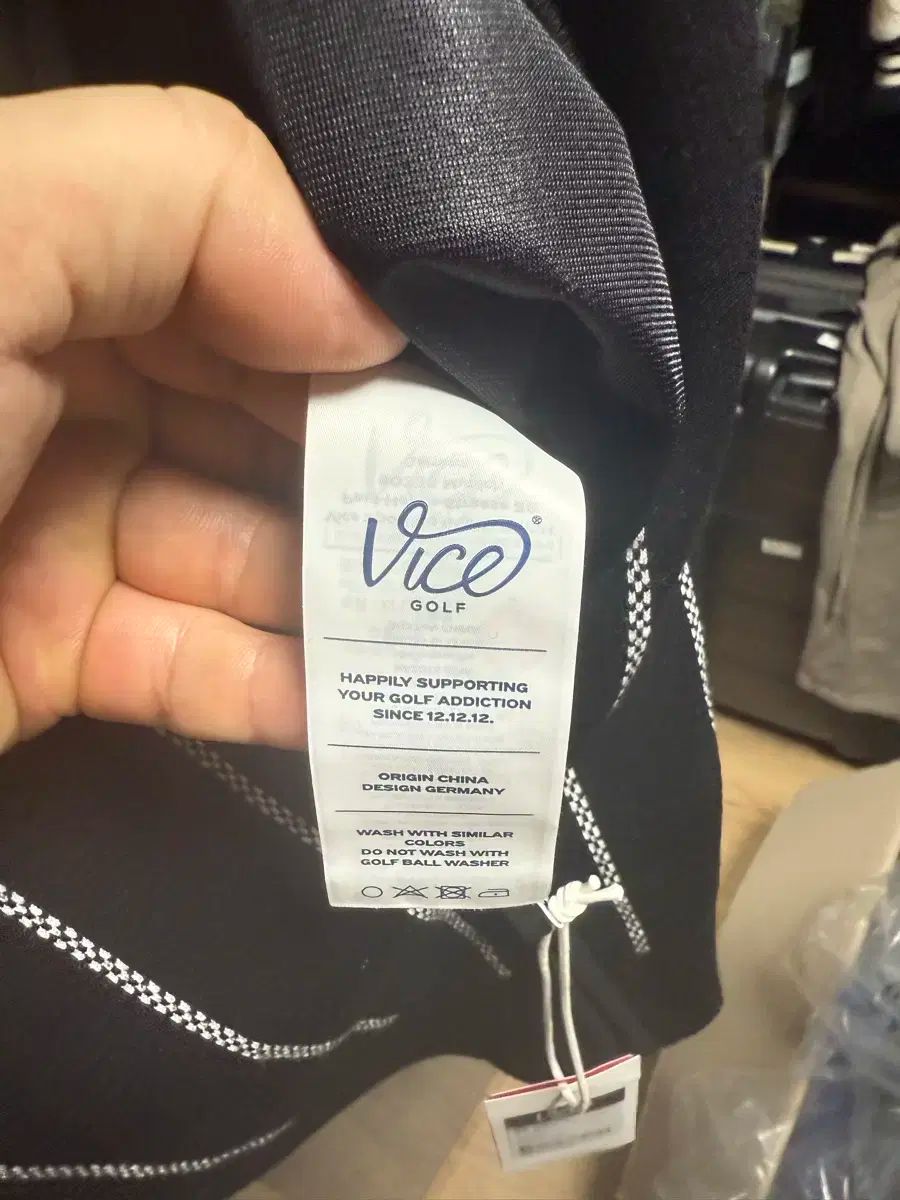 ラッセルノ ゴルフ フラグローズ ロゴ プルオーバー ブルゾン アイボリー L ラッセルノ ゴルフ フラグローズ ロゴ プルオーバー ブルゾン