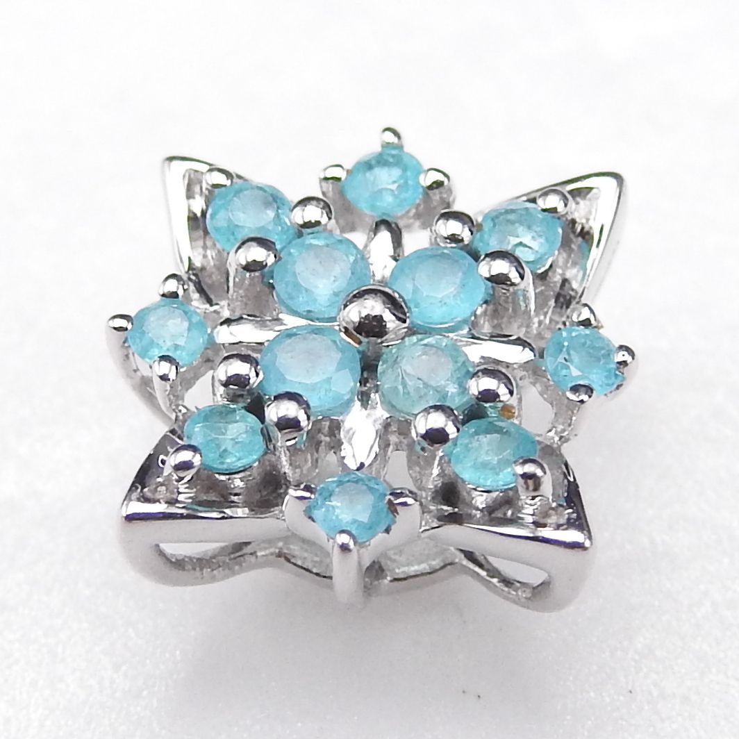 ☆天然石☆無処理 ミャンマー産 本翡翠 K18 AU750刻印（精巧彫刻）美品