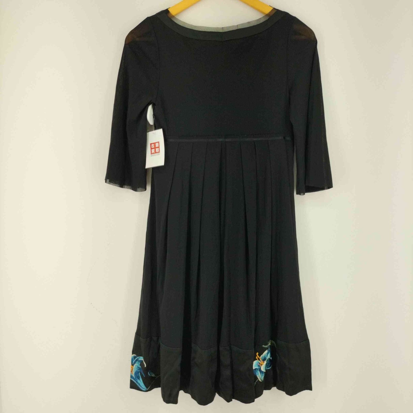 美品 VIVIENNE TAM ストレッチワンピース ヴィヴィアンタム VIVIENNE TAM 花刺繍ストレッチワンピース