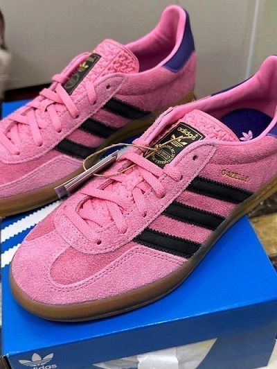 値下げしますAdidas originals Gazelle lndoor ピンクブラックです 男女兼用