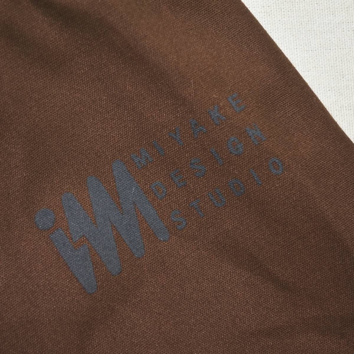 入手困難✨ イッセイミヤケデザインスタジオ ロングコート 銀ロゴ 黒色