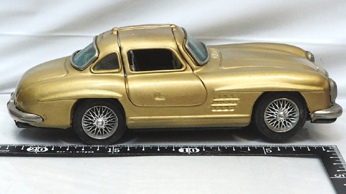 BANDAI【Mercedes-Benz 300SL Gull Wingリペイント金色リモコン