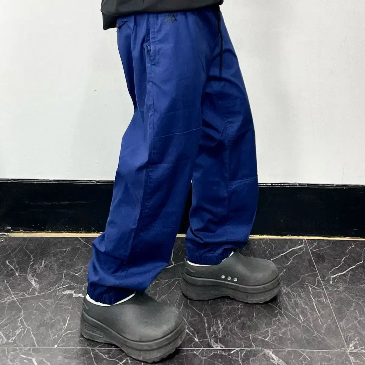 【雷市場（ポンジャン）商品韓国直送】 Nike(ナイキ） ACG NRG トレイル パンツ オブスィディアン