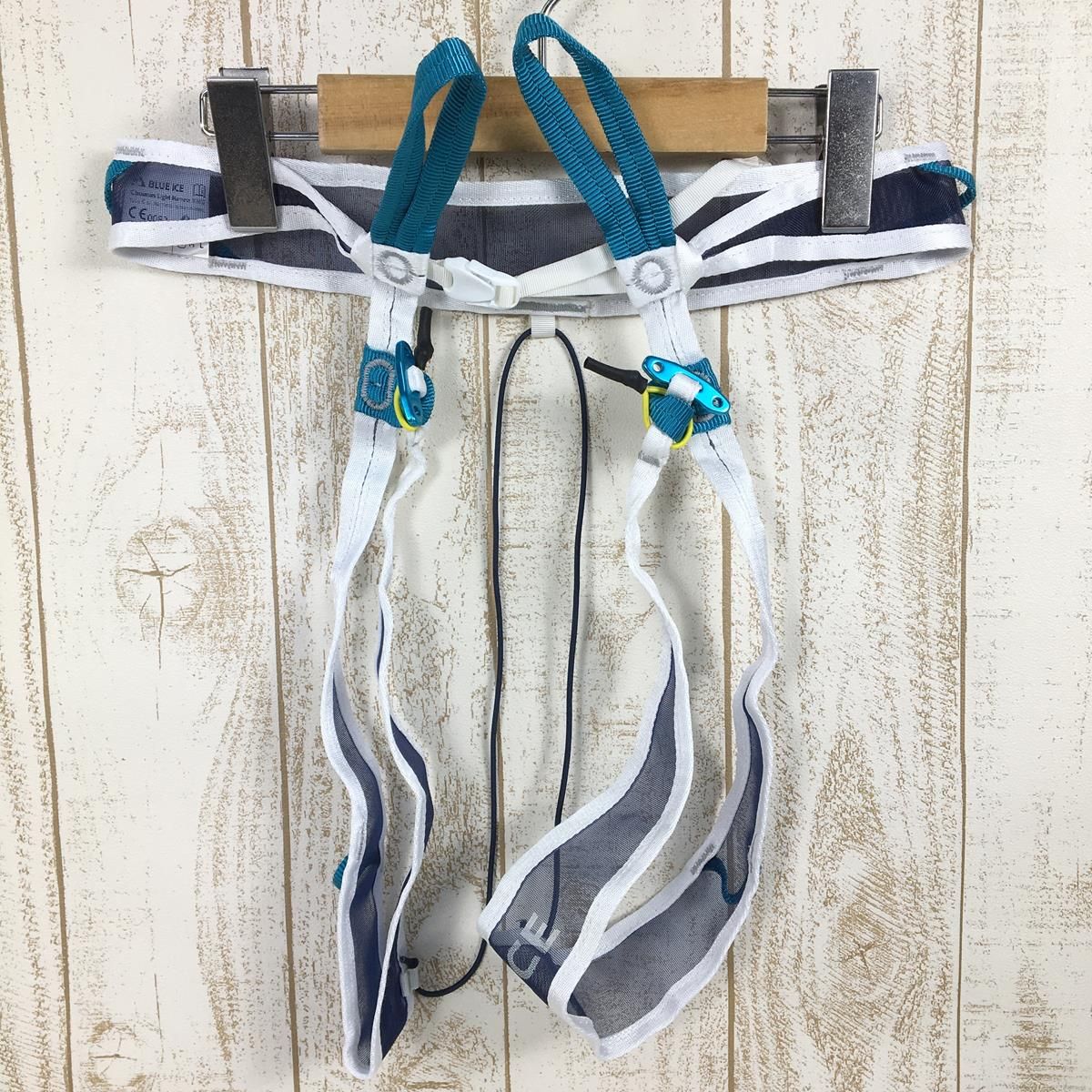 【S ホワイト系】 Blue Ice ( ブルーアイス ) コーカス ライト ハーネス Choucas Light Harness Hr04 HR04/100002  ロッククライミングギア Choucas Light Harness – Blue Ice North America