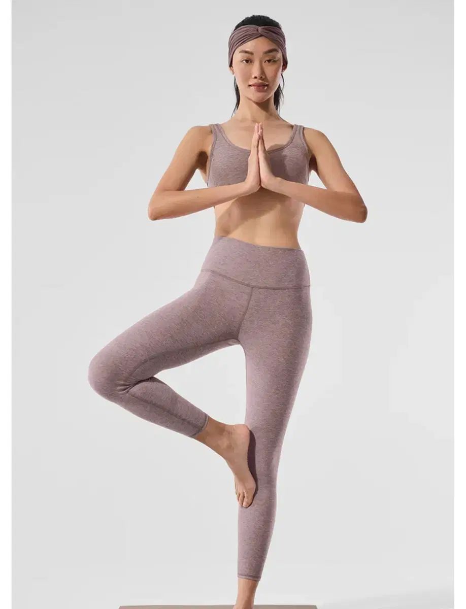 alo yoga. アロヨガ レギンス スパッツ