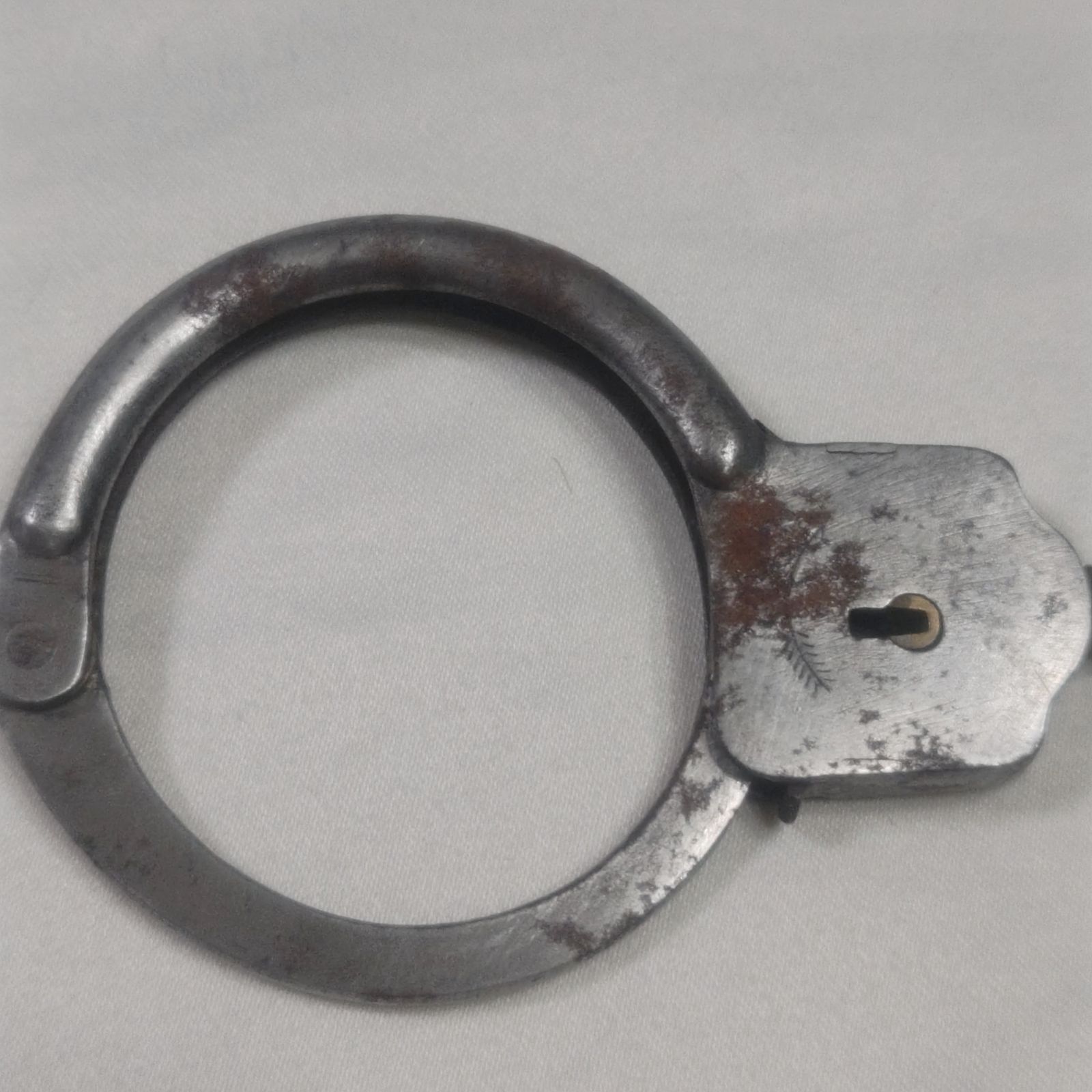 新品 80年代 ビンテージ 日本製 HANDCUFF 手錠 鍵付き 昭和 当時物 新品 80年代 ビンテージ 日本製 HANDCUFF 手錠 鍵付き 昭和 当時