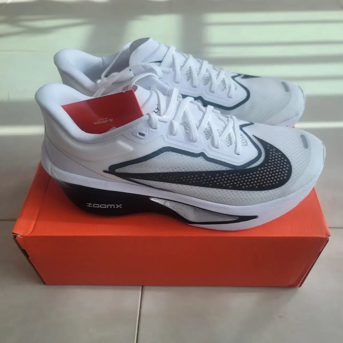 ナイキ ズーム フライ 6 白黒 275mm