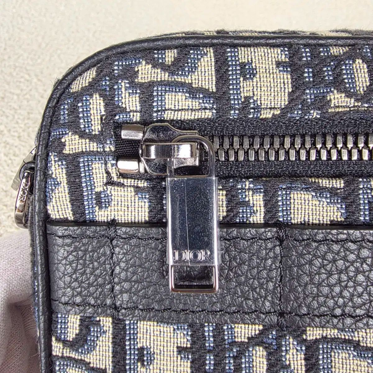 ミニ ストラップバッグ